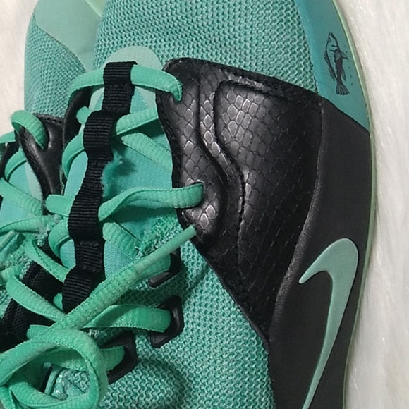 Nike PG3 Menta Green Tennis Shoes Sz.6.5Youth Or Womens 7-7 1/2. Gently Worn - Picture 2 of 11
